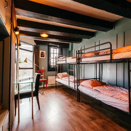 Albergue Downtown Canal View