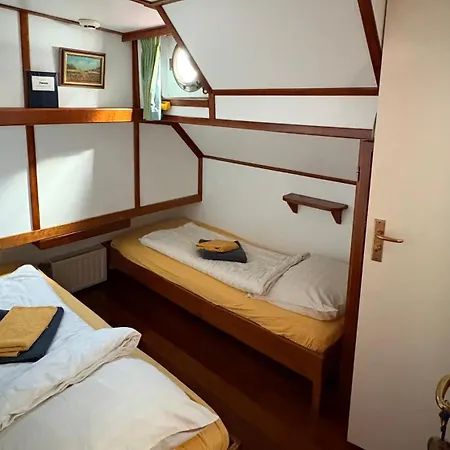 Hotelboot Zwaan Szálloda