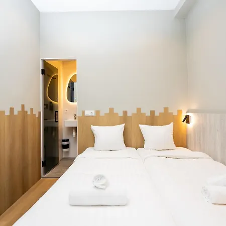 The Crown Otel