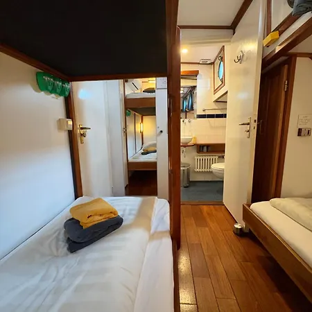 Hotelboot Zwaan Szálloda Amszterdam
