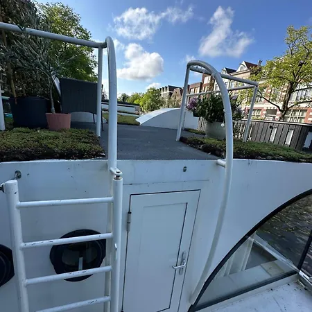 Houseboat The Floating Nest ספינת מלון אמסטרדם