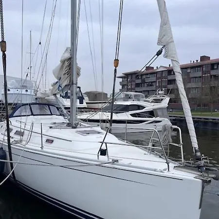 Private At Houseboat 암스테르담