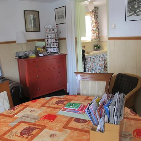 Houseboat Under The Mill 2*