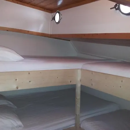 Úszó hotel Authentic Ship 