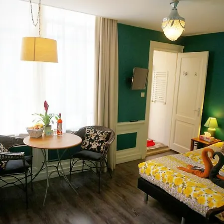 Bed & Breakfast Tulip Of 3*