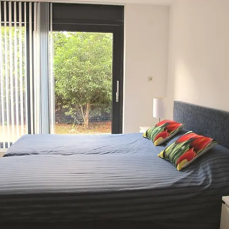 Ibiza לינה וארוחת בוקר אמסטרדם