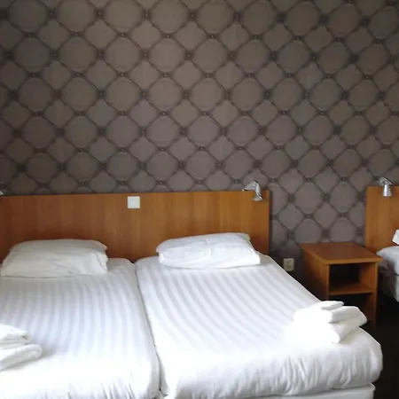 74 3* Amsterdam
