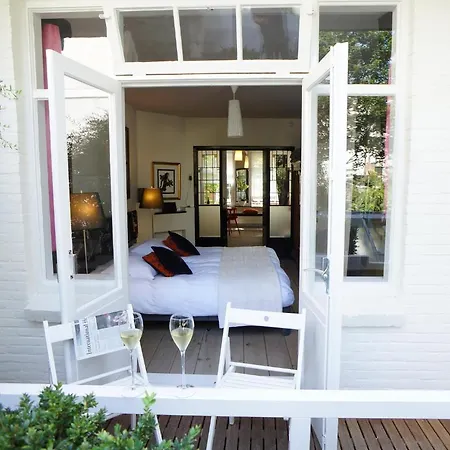 B & B Eye Amsterdam Oda ve Kahvaltı *