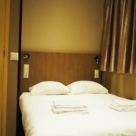 Aston City 2*