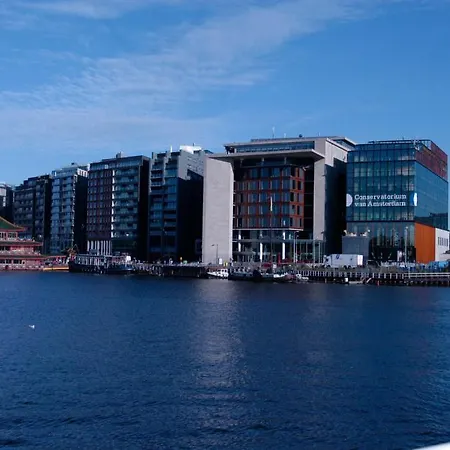 Hotel en barco Amicitia 2*
