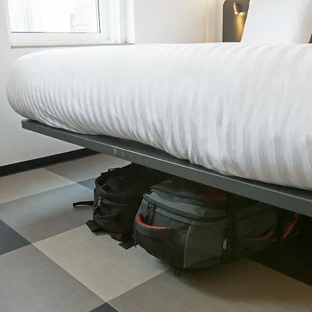 Easyhotel Arena Boulevard Hotel