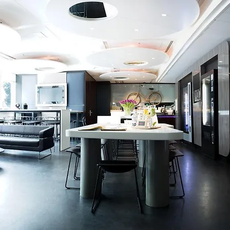Qbic Wtc Hotel