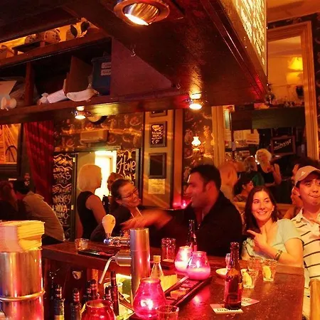 אכסניה Flying Pig Downtown