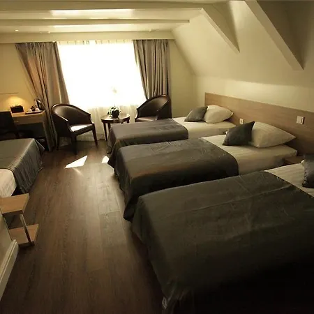 Hotel Library 3*