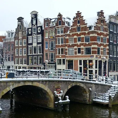 B & B Eye Amsterdam Oda ve Kahvaltı