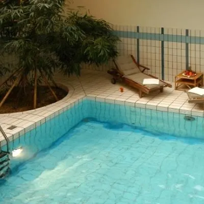 Park Plaza Victoria 4*
