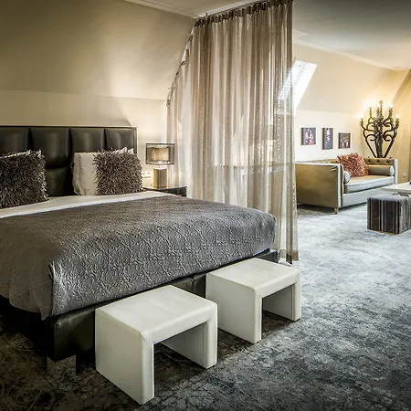 Luxury Hotel
