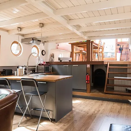 Hotel na wodzie Houseboat William & Houseboat Arthur