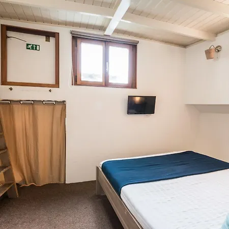 Hotel na wodzie Houseboat William & Houseboat Arthur