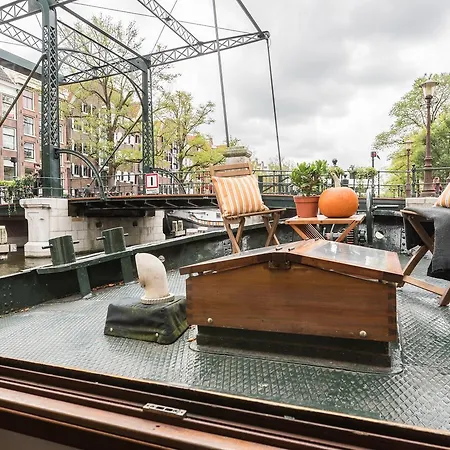 Houseboat William & Houseboat Arthur Hotel na wodzie