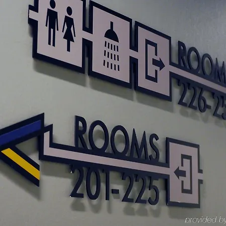 Clinknoord Hostel Хостел