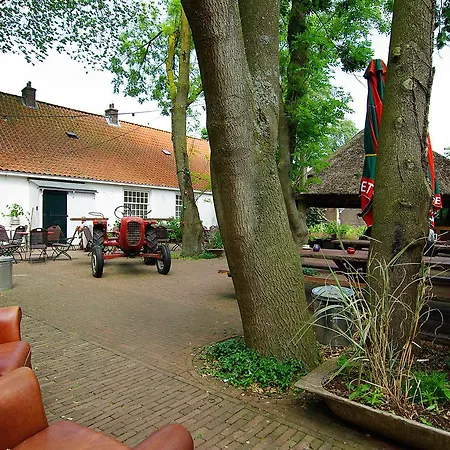 Authentic - De Vergulden Eenhoorn Hotel 4*