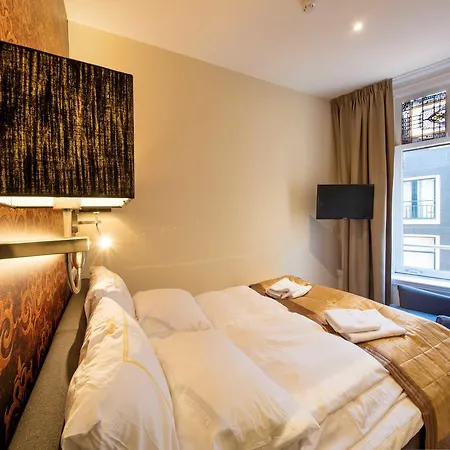 Royal Plaza 3*
