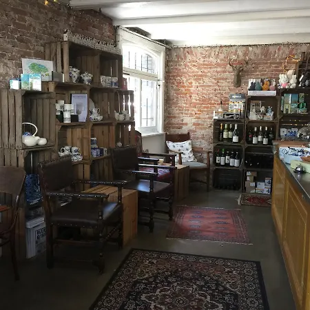 Nine-t-teen Bed And Boutique Отель типа 
