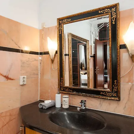 Crown 3* Amsterdam