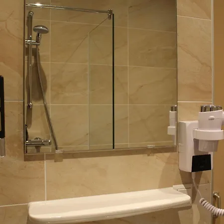 Aston City Hotel 2*
