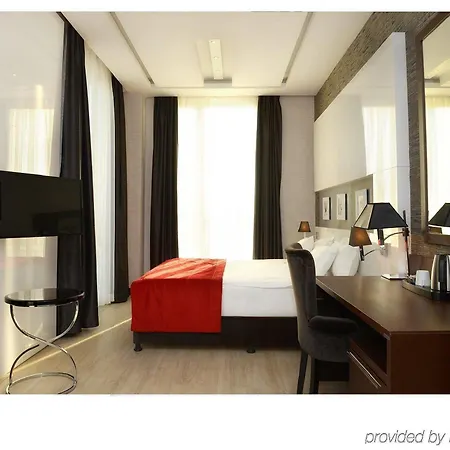 Grand Downtown Hotel 4*