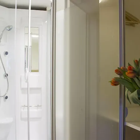 Floris Hotel