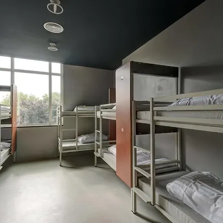 Хостел Clinknoord Hostel