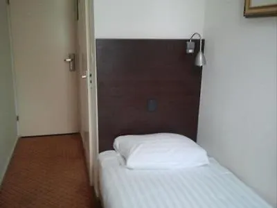 Hotel 74 3*