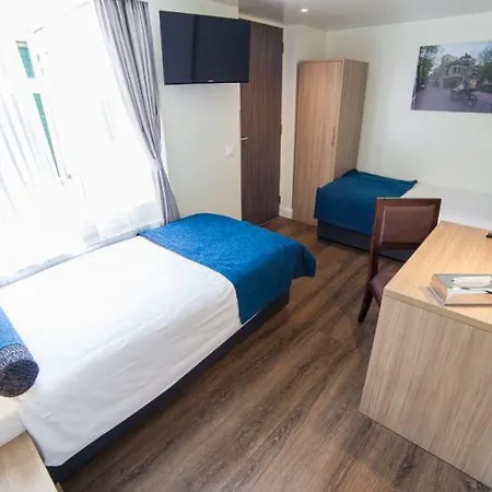 Budget Y Boulevard Hotel