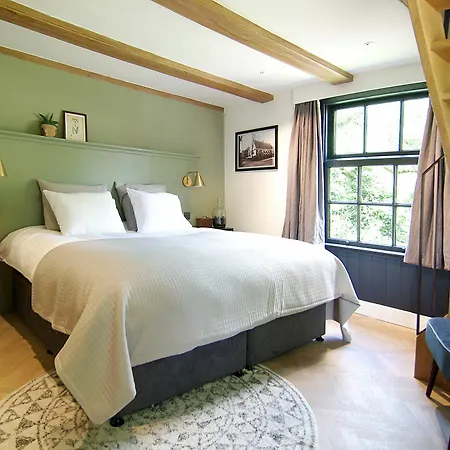 Authentic - De Vergulden Eenhoorn Hotel