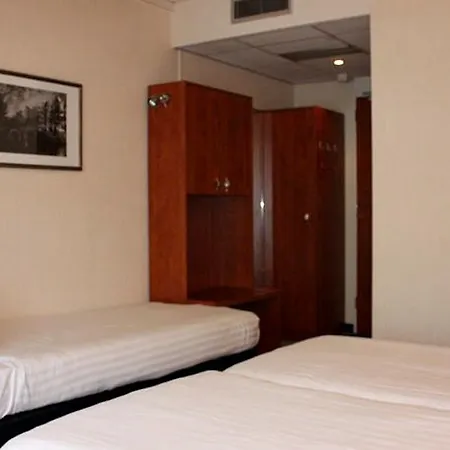 New West Szálloda 3*