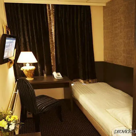 Hotel 74