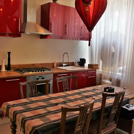 Lily Apartmán