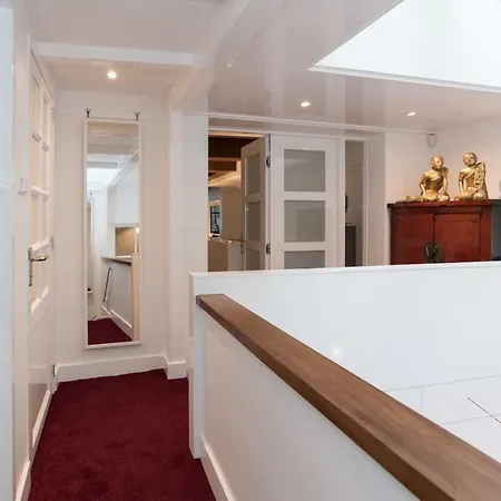Bed and breakfast Royal Boutique 4*