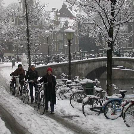 Canal View - Jordaan Apartment