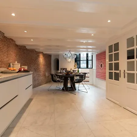 Bed and breakfast Royal Boutique 4*