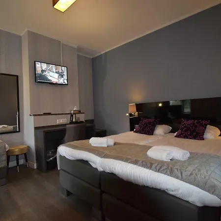 Hermitage Hotel 2*