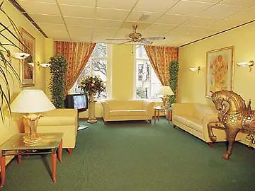 74 Hotel 3*