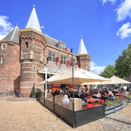 The In The Center Aparthotel 4*