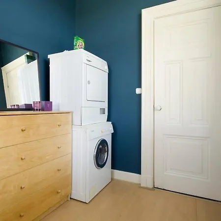2 Bedroom 2 Bathroom Canal Lägenhet