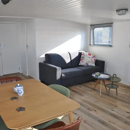 Privatunterkunft Private On Houseboat