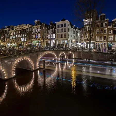 Leidse Square 5 Star Luxury Bed and breakfast 4*