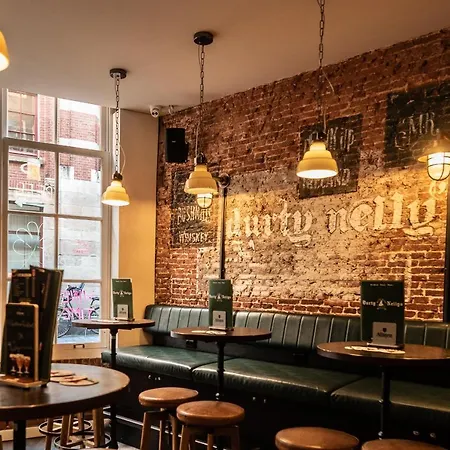 Durty Nelly's Hostel