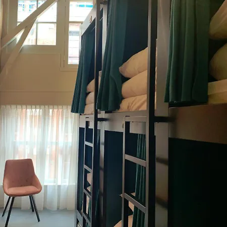 Durty Nelly's Hostel
